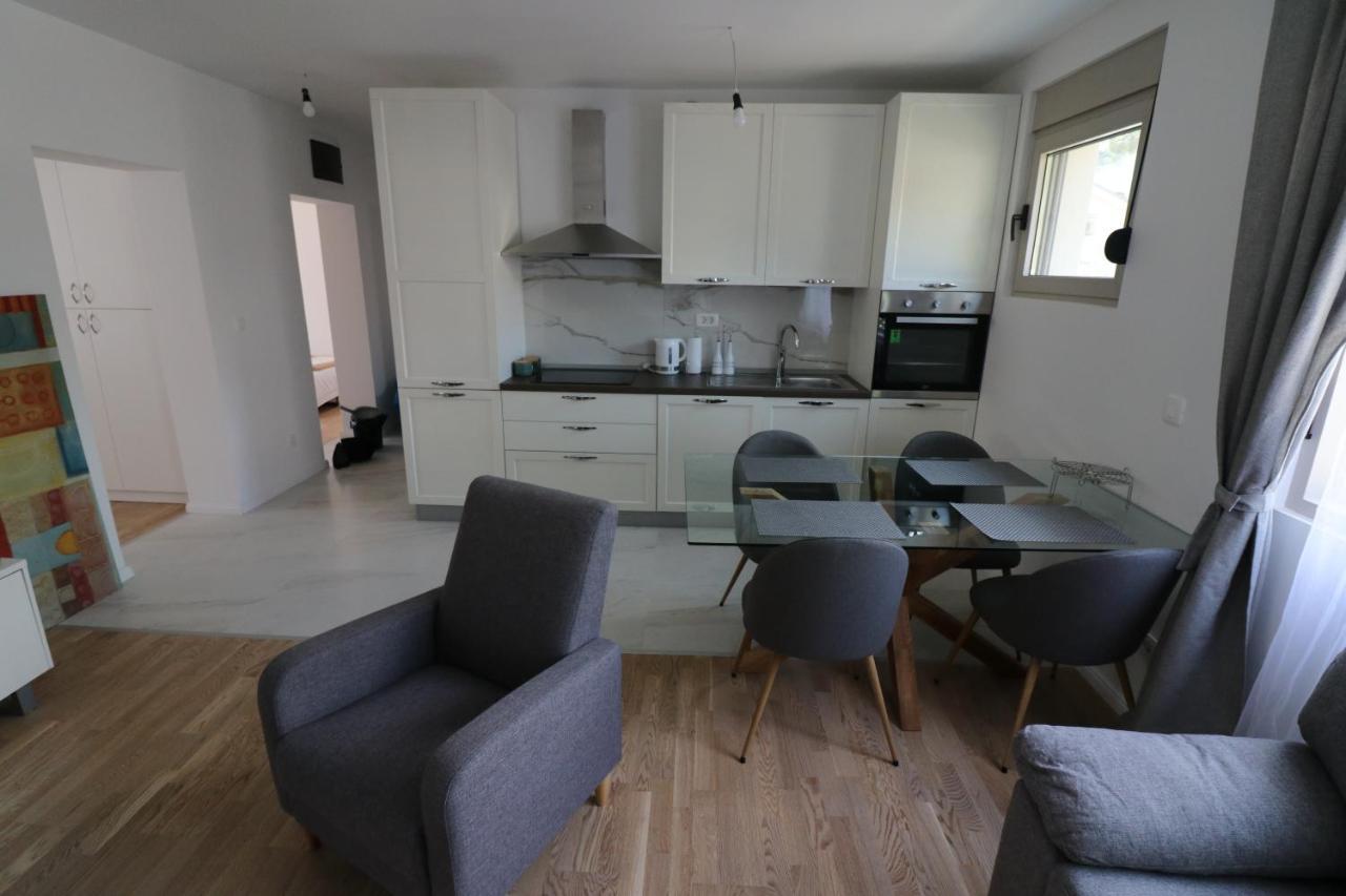 Apartment Sandrita Kotor Luaran gambar