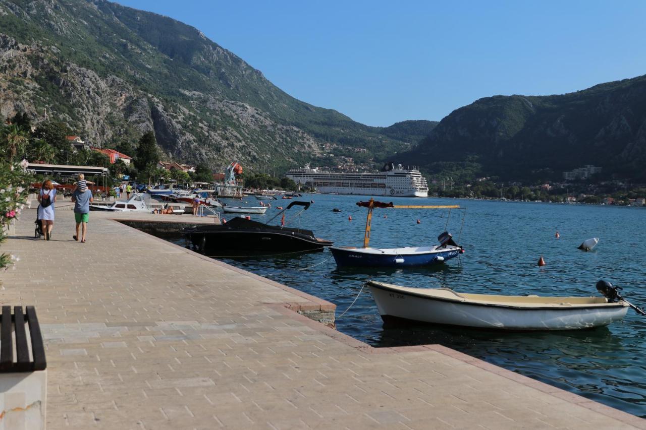 Apartment Sandrita Kotor Luaran gambar